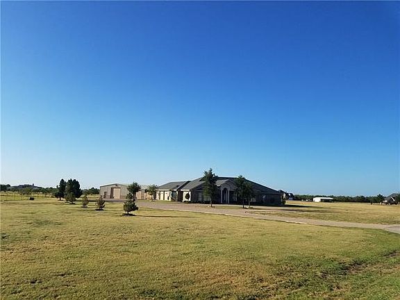 3rd image of 126 Deer Field Trl