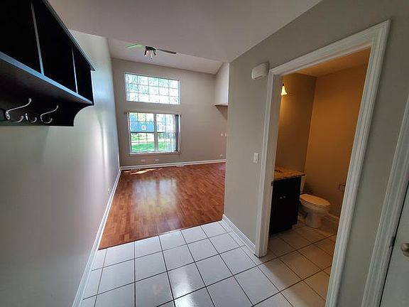 3rd image of 617 Kingsbridge Dr #617