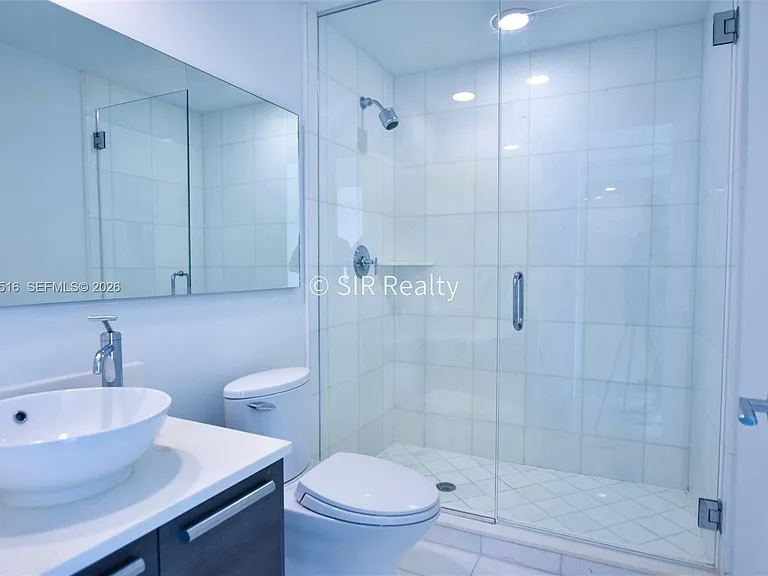 2950 NE 188th St #336 — Photo 8