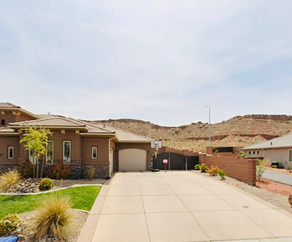 Building Photo - 2788 E Hazel Dr