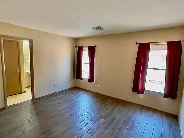 11260 Sandrone Ave — Photo 8