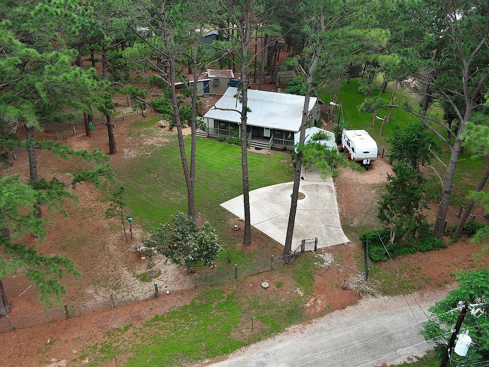 1st image of 121 Pony Grass Ln