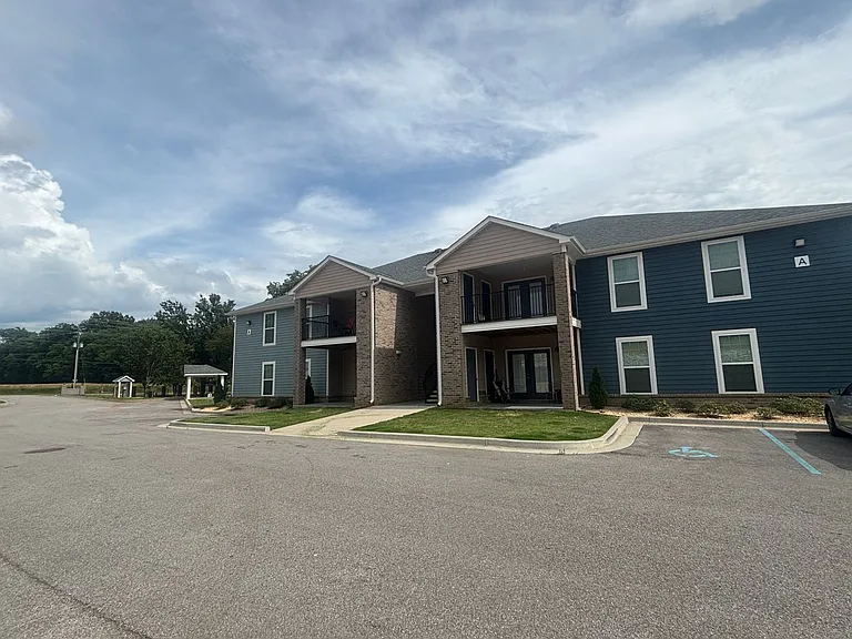 3943 Winchester Rd — Photo 1