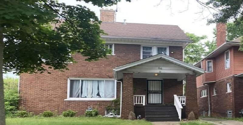 1st image of 64 Louise St