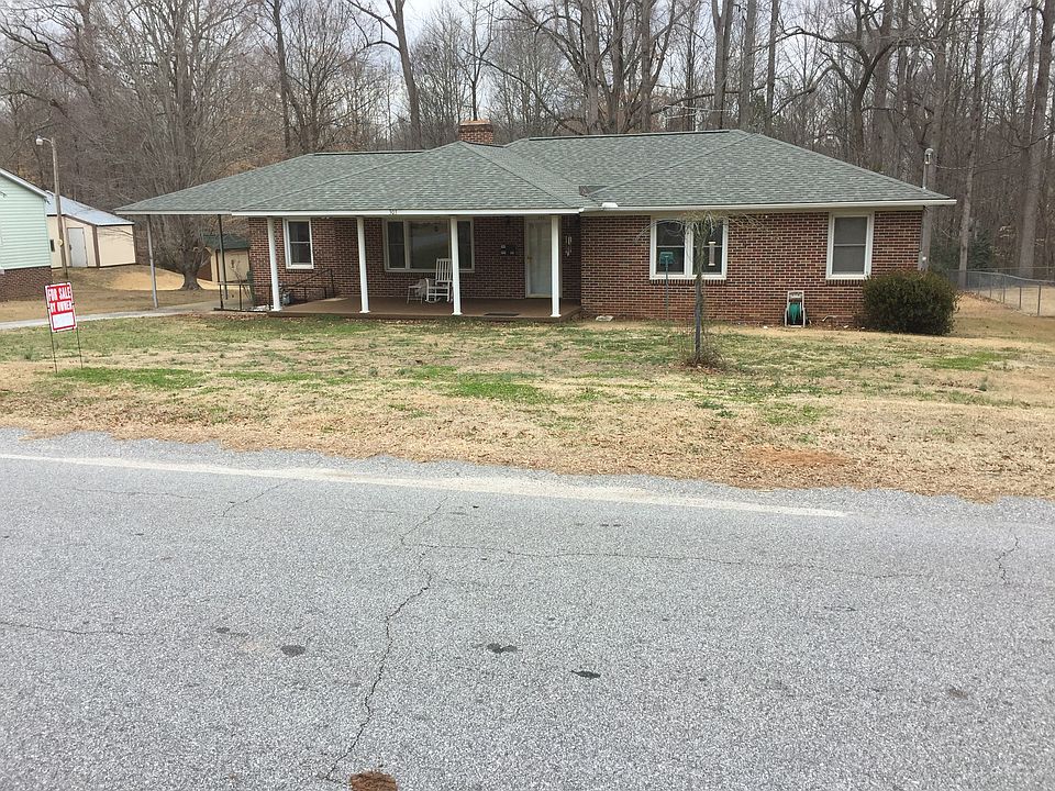 303 Caldwell w carport 