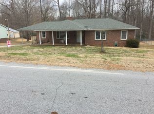 303 Caldwell St, Clinton, SC 29325