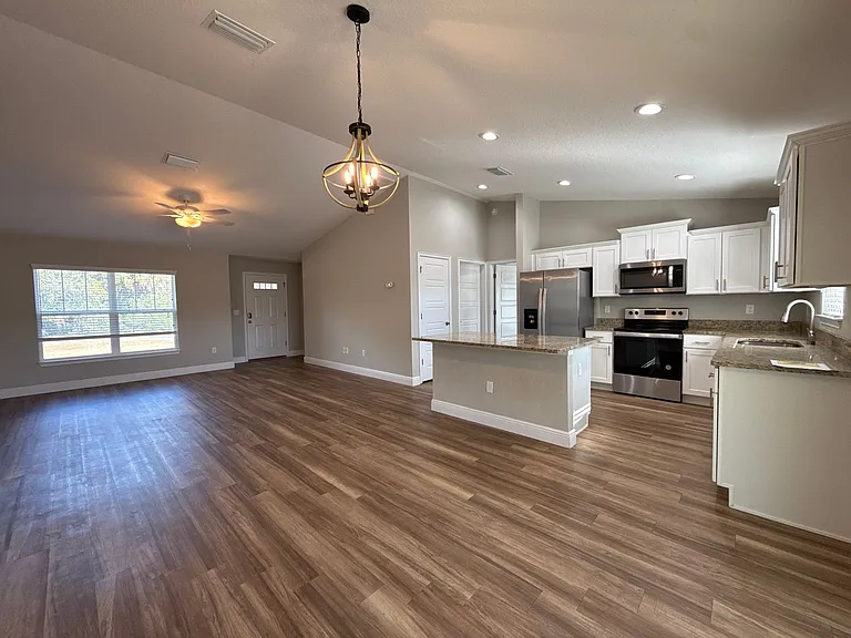 309 Locust Rd — Photo 9