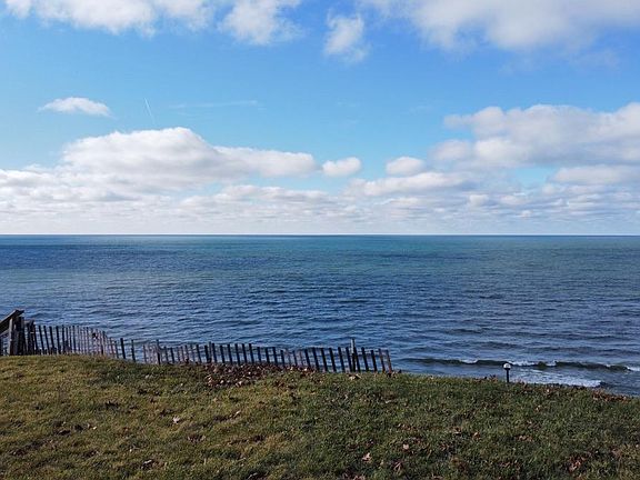 4th image of 6467 Lakeshore Dr