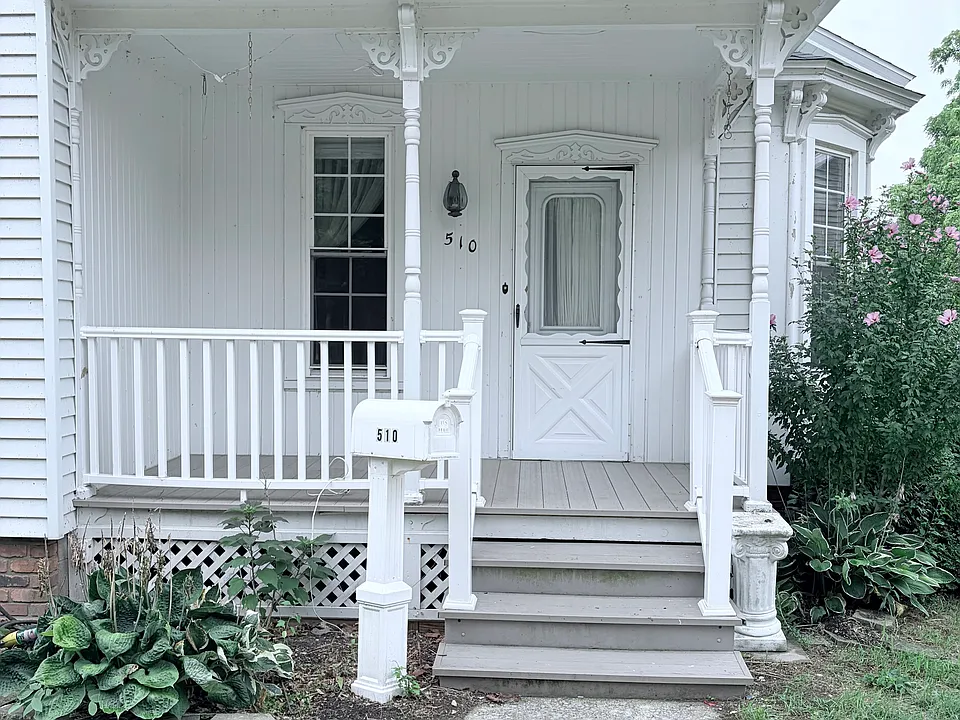 510 E Main St