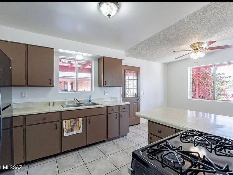 1504 W Sonora St — Photo 3