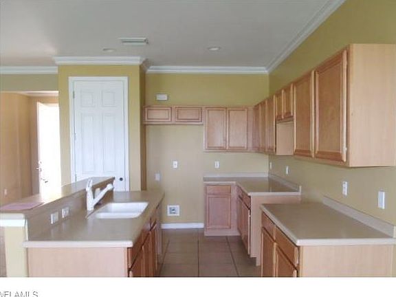 4th image of 2161 Fairmont Ln