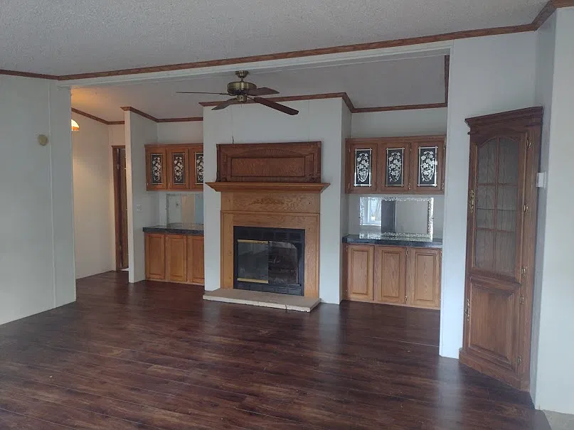 3 bed, 1285 sqft, $1,500 — Photo 1