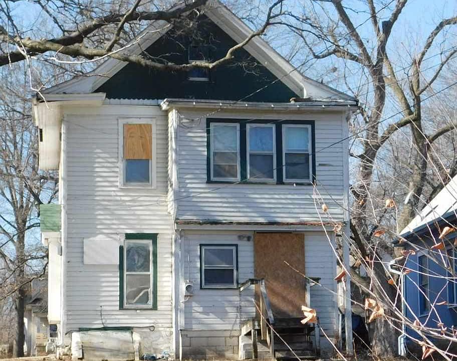 2nd image of 1616 SW Polk St