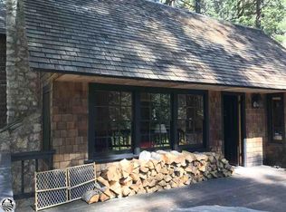 92 Pinecrest Ave, Pinecrest, CA 95364