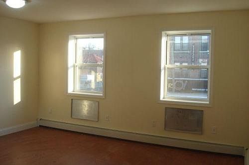 5th image of 80 Avenue O