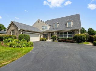 2621 Landwehr Rd, Glenview, IL 60026