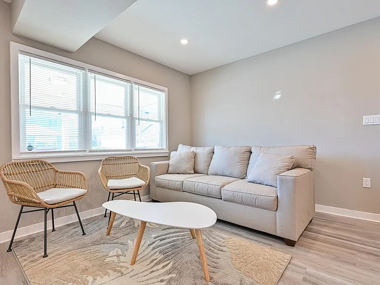 203 N Somerset Ave — Photo 9