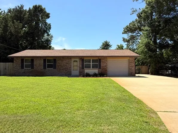 21 Mary Esther Dr, Mary Esther, FL 32569