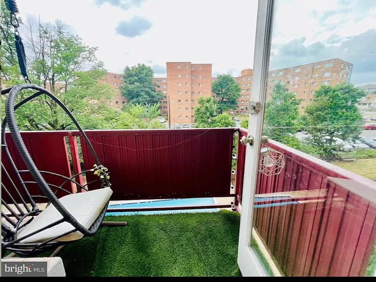 1830 Columbia Pike #215 — Photo 8