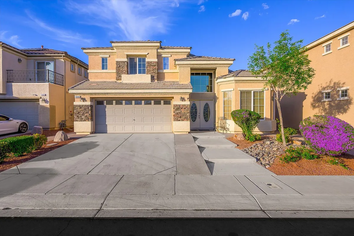 Building Photo - 7046 N Pink Flamingos Pl