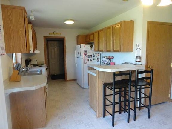 Open kitchen/dining room