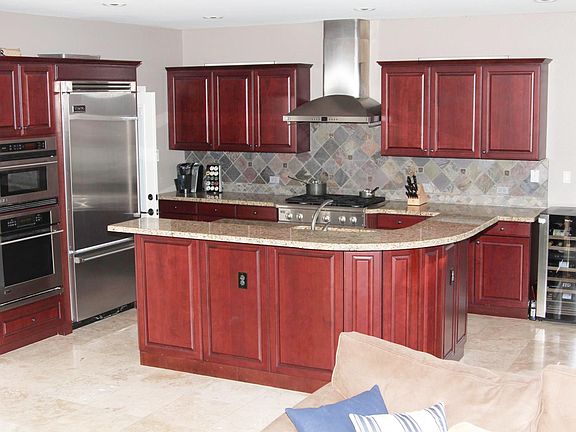 Highly upgraded kitchen w/Viking & GE Monogram appliances, granite