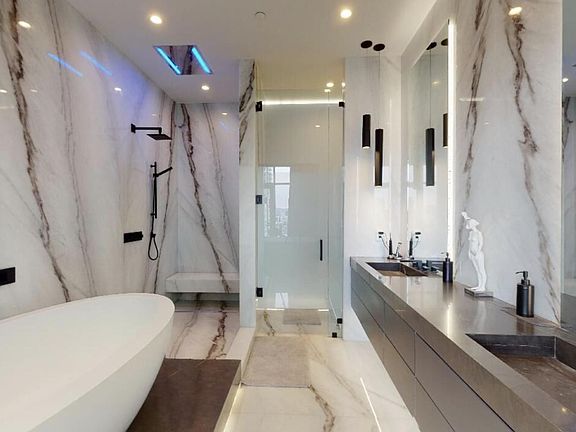 3rd image of 1100 S Hope St Penthouse 202