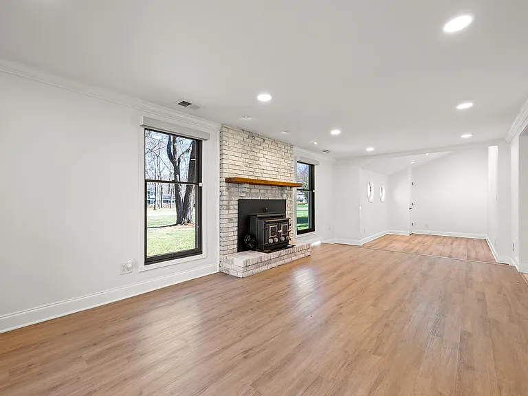 27 Meadowview Rd — Photo 20