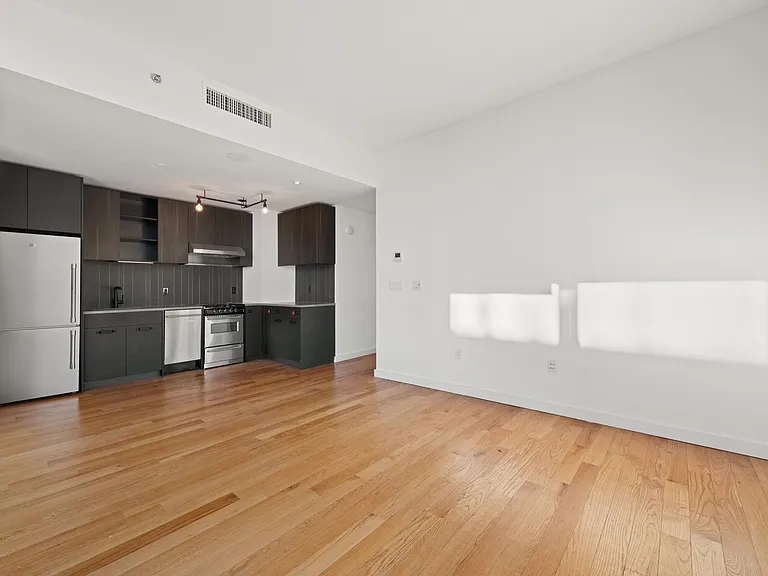 54 Noll St #662 — Photo 4