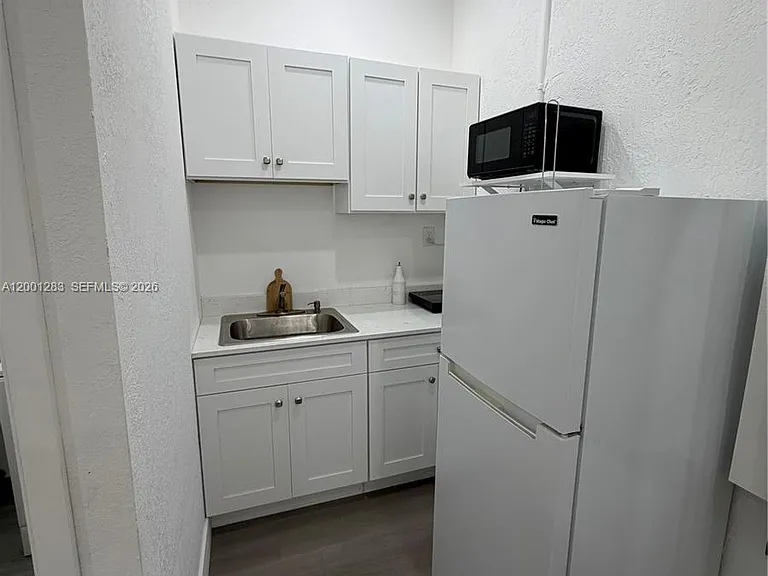 2442 NE 3rd Ct #A — Photo 4