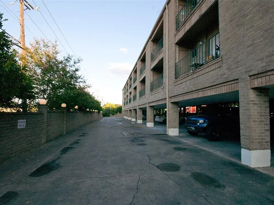 3316 Guadalupe #211
