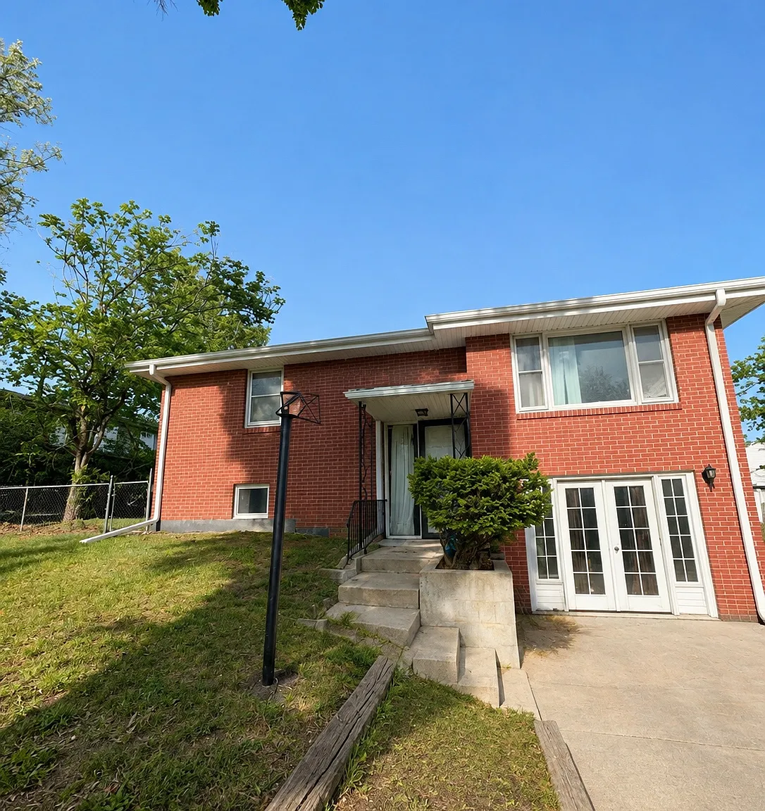 4 bed, 1800 sqft, $1,995 — Photo 1