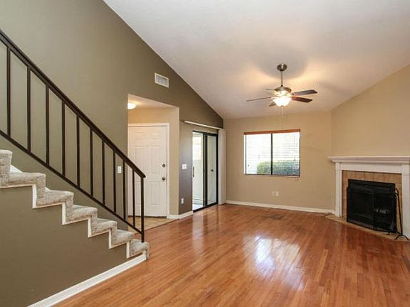 5th image of 902 Marsh Cove Pl