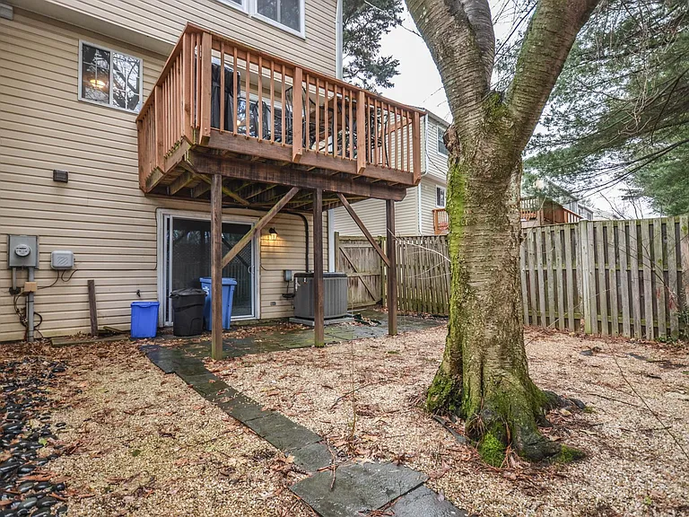 27 Cross Country Ct — Photo 34
