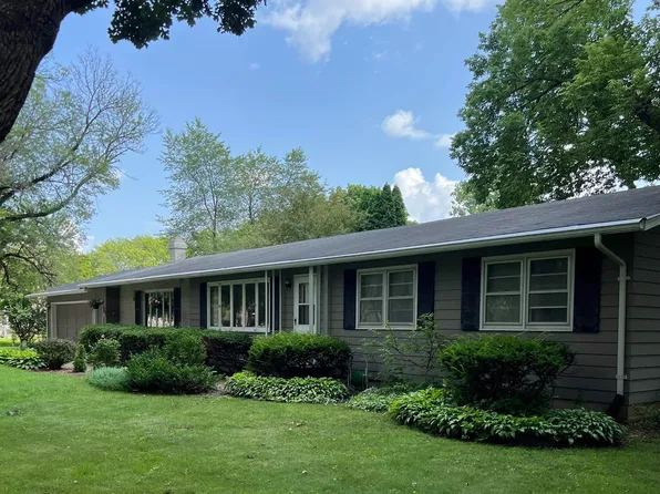2507 River Oaks Dr, Iowa Falls, IA 50126
