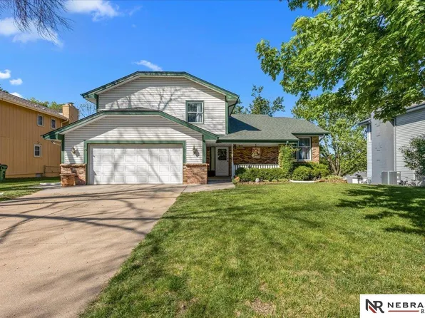 1418 Cherry Tree Ln, Papillion, NE 68133