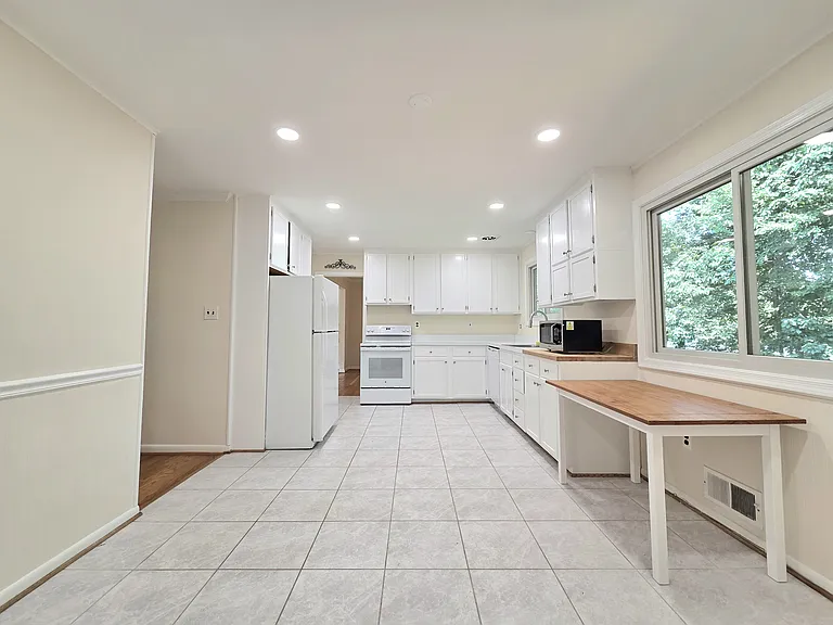 111 Tamarisk Ct — Photo 10