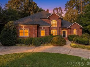 1515 8th St NW, Hickory, NC 28601