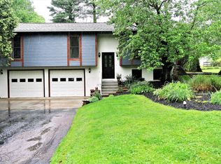 31 Country Ln, Granville, OH 43023