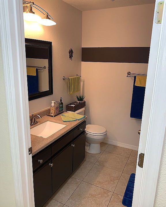 Guest Bathroom 