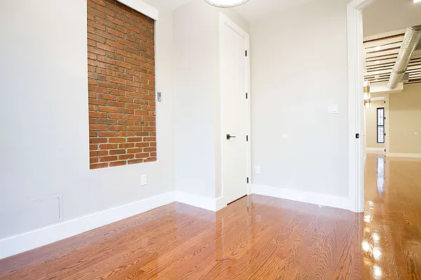 Rented by Nooklyn NYC LLC | media 32
