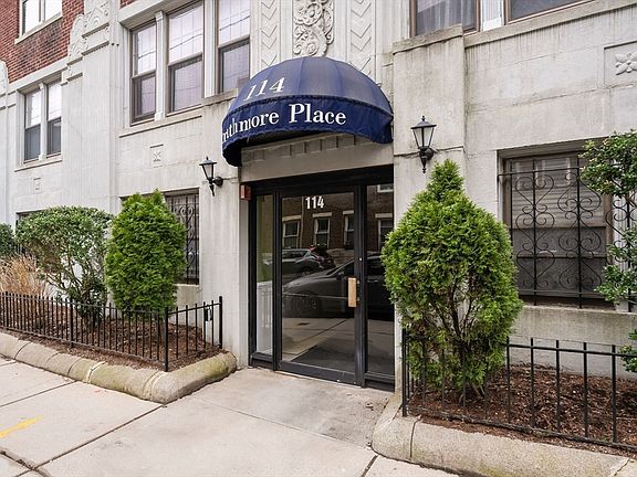 2nd image of 114 Strathmore Rd APT 404