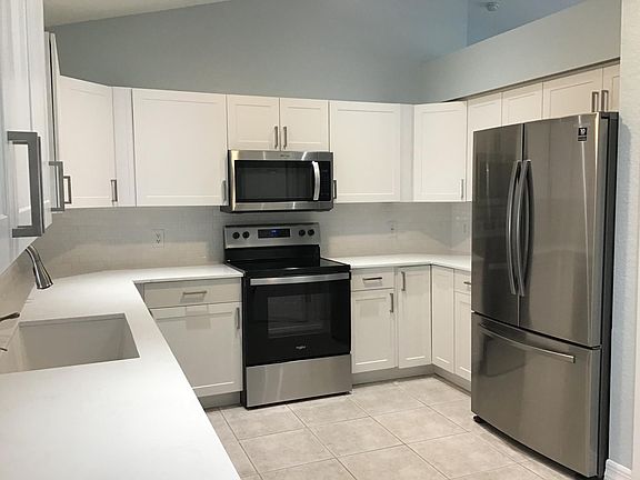 3rd image of 4527 SW 7th Ave