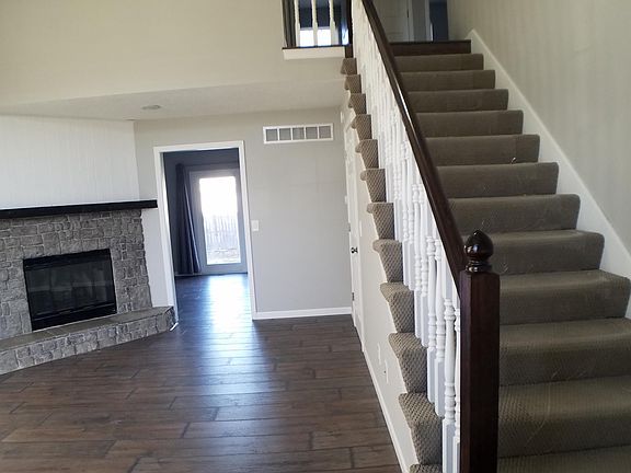 4th image of 7694 W 152nd St