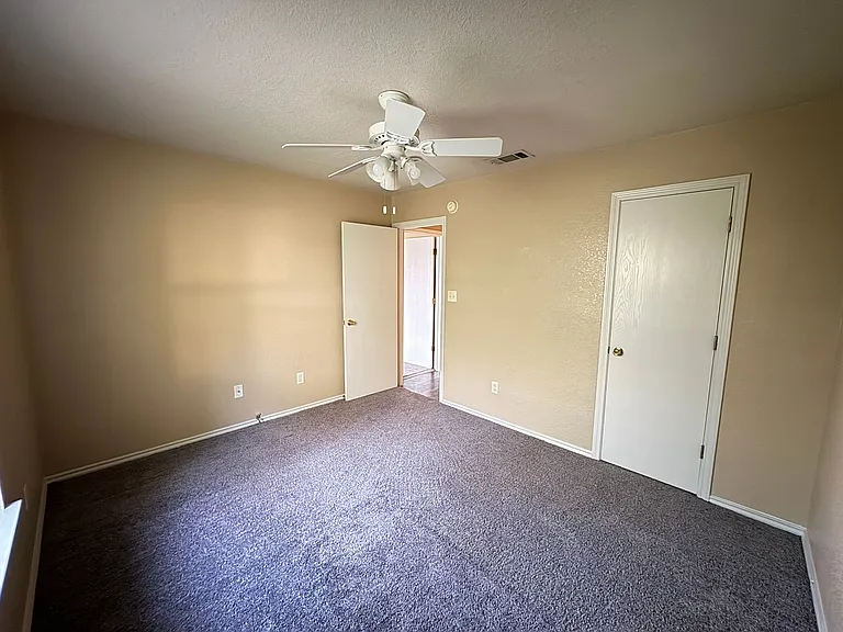 3406 Toledo Dr — Photo 17