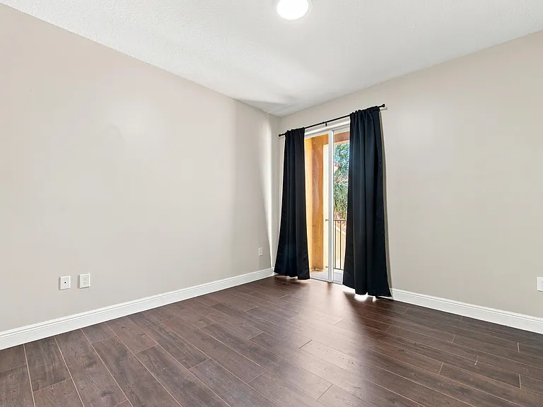 732 SW 106th Ave #2011 — Photo 24