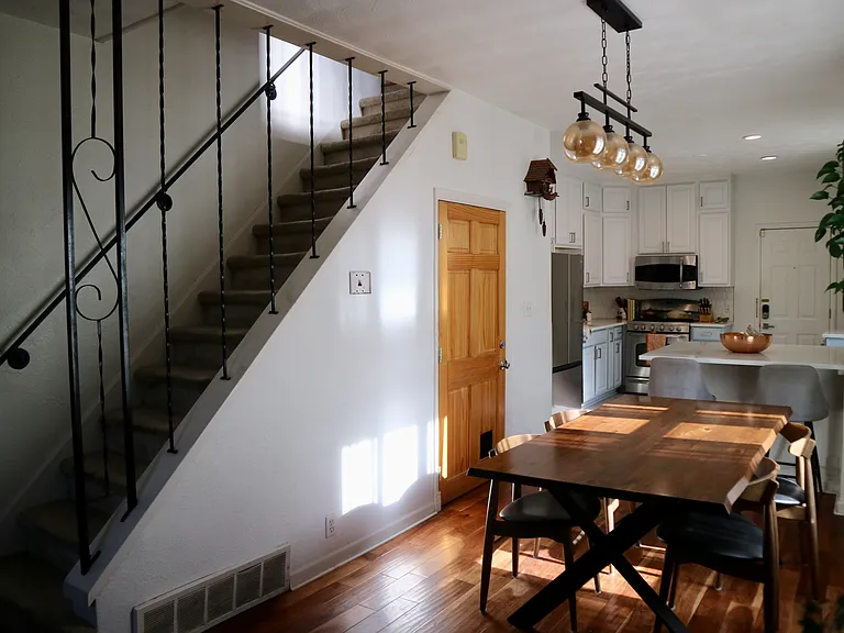 139 E 8th Ave — Photo 9