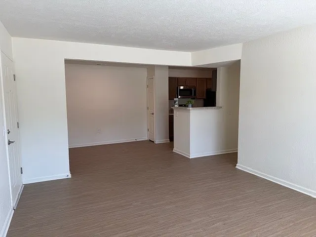 Cottonwood Creek Apartments — Photo 19