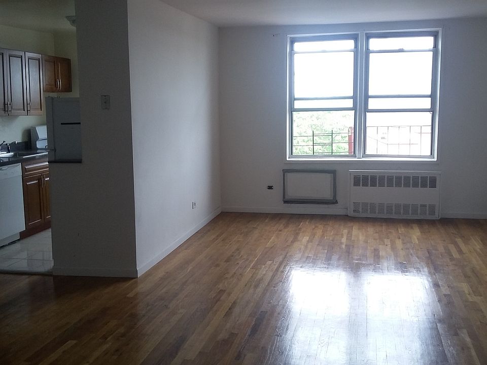 1st image of 6011 Queens Blvd