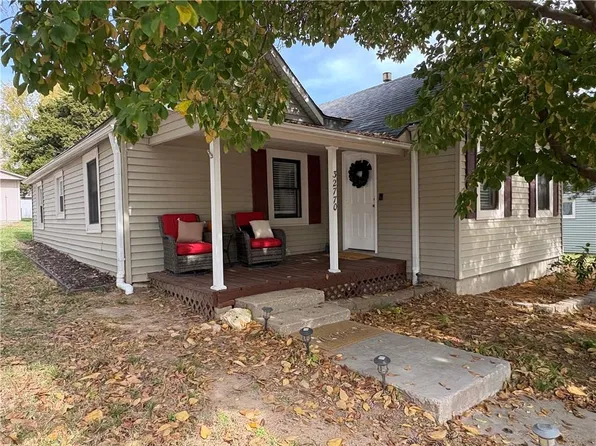 32770 W 83rd St, De Soto, KS 66018